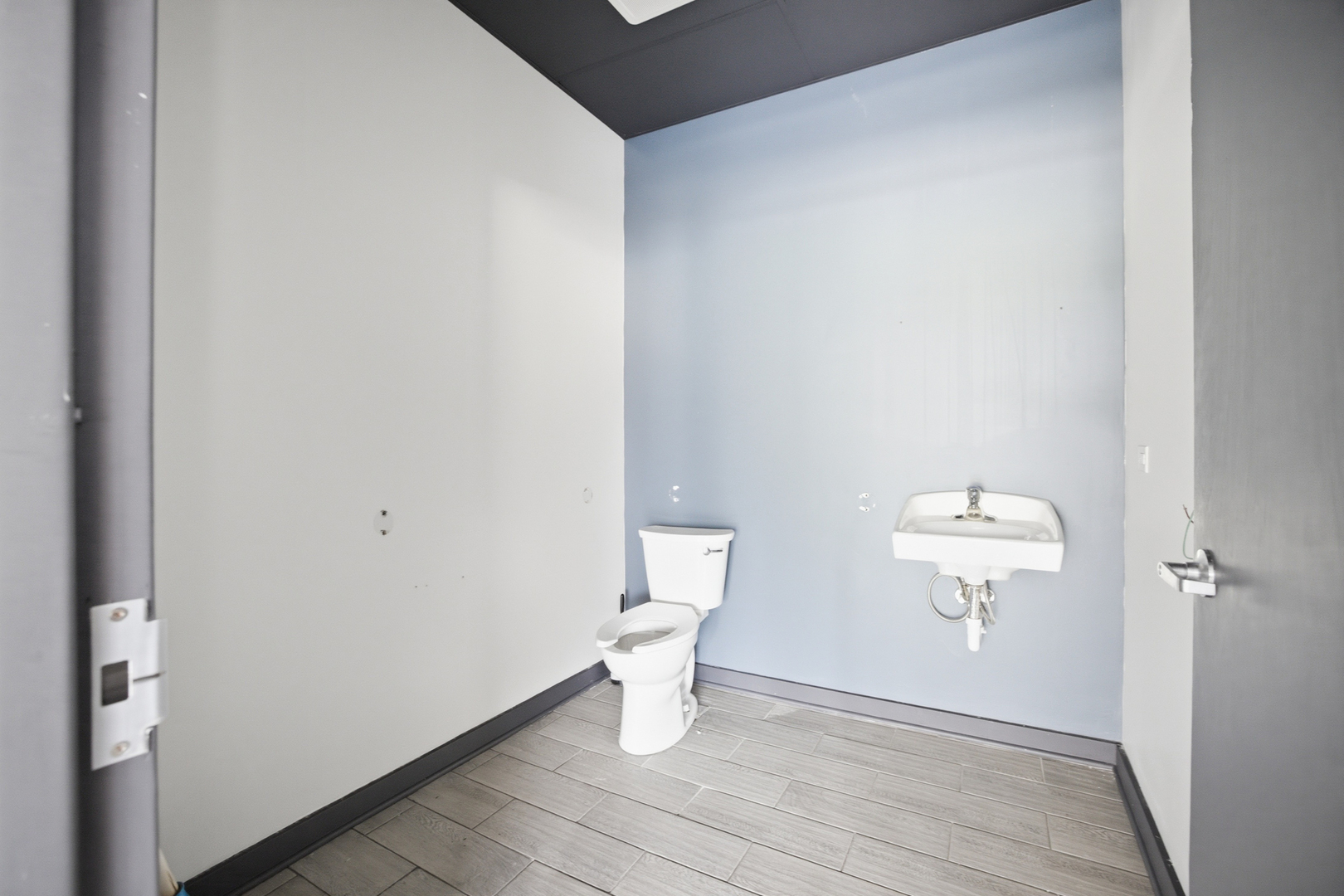 8216 S Archer Avenue, Willow Springs, IL 60480