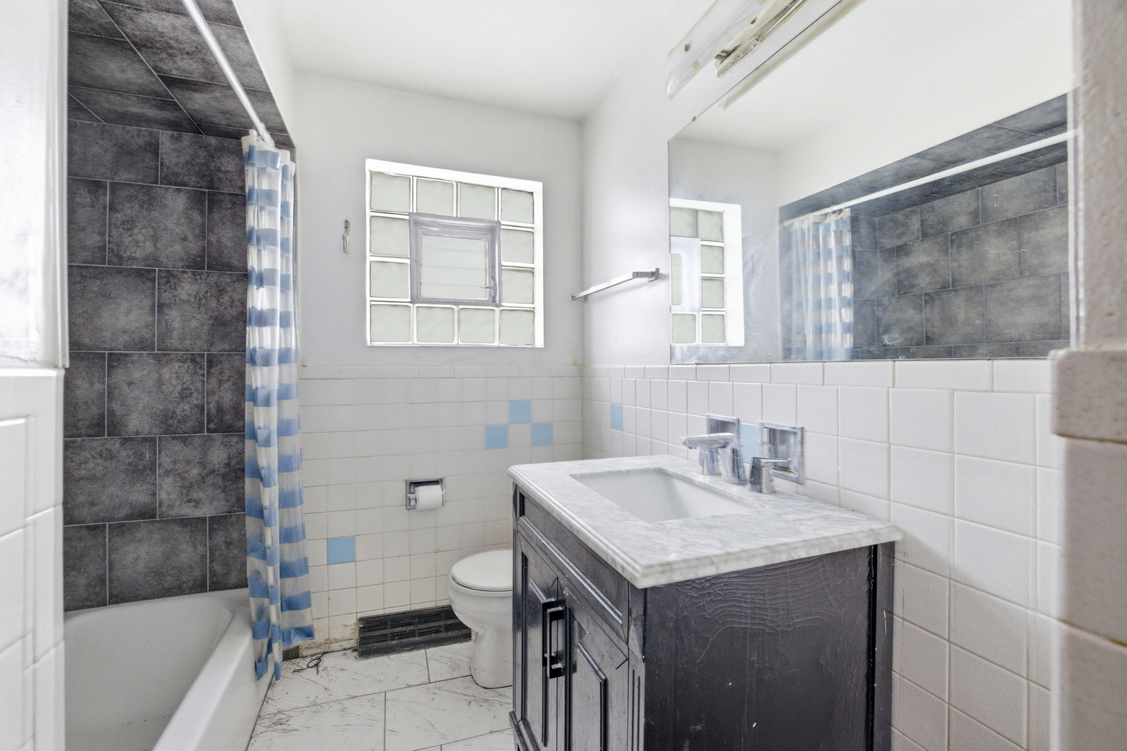 8216 S Archer Avenue, Willow Springs, IL 60480