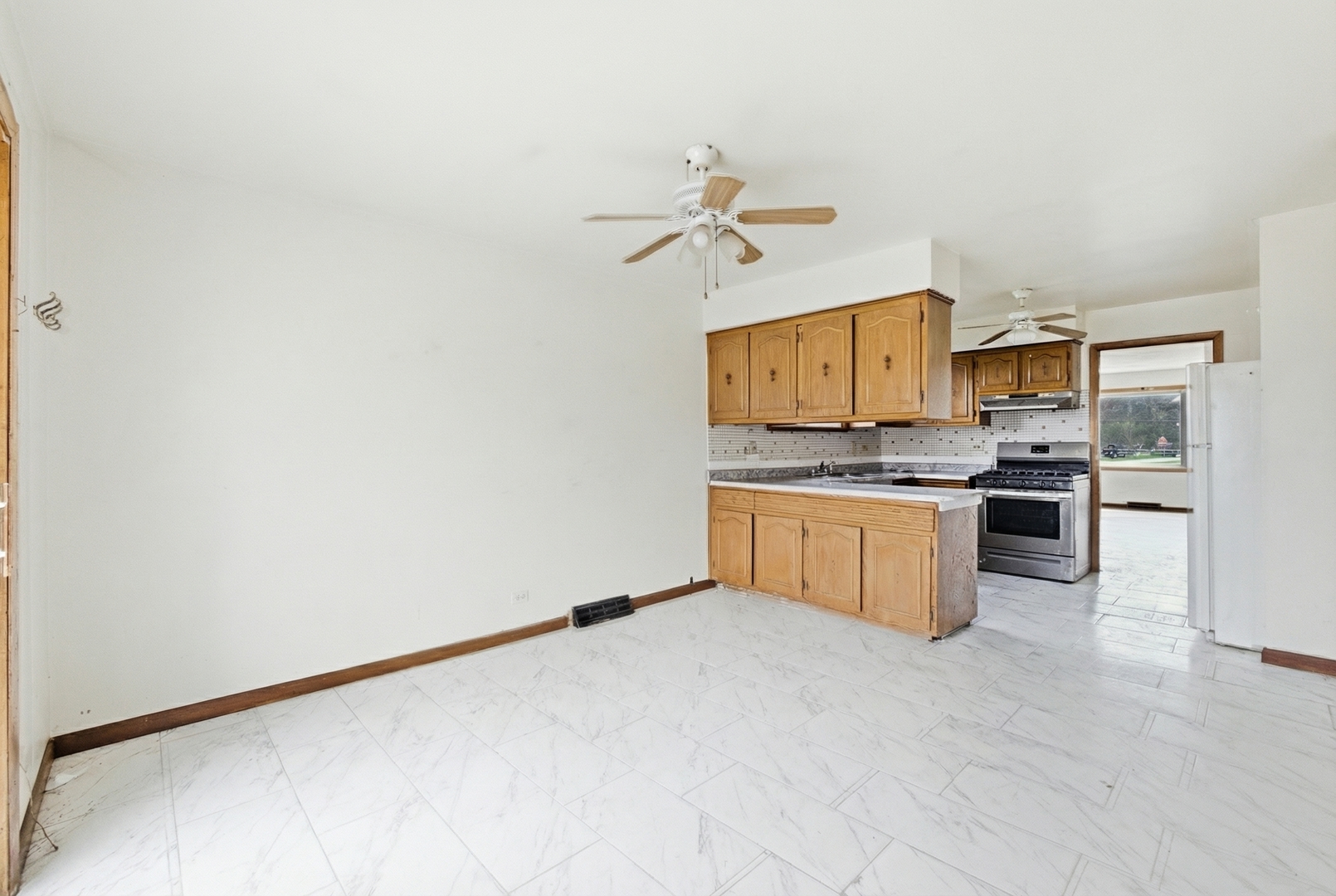 8216 S Archer Avenue, Willow Springs, IL 60480