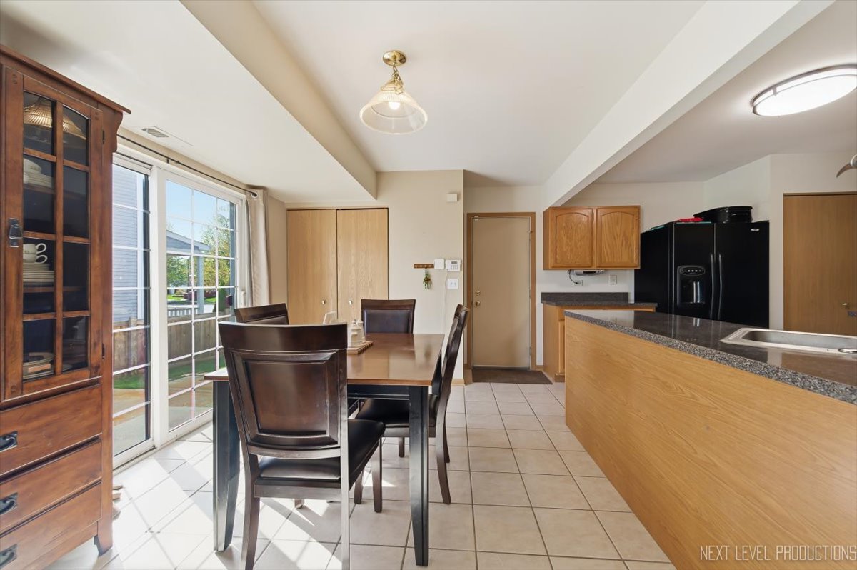 604 Roosevelt Drive, Oswego, IL 60543