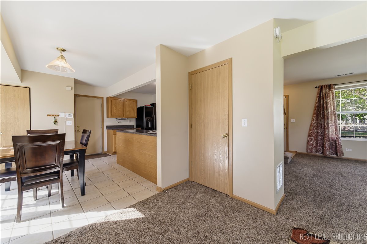 604 Roosevelt Drive, Oswego, IL 60543