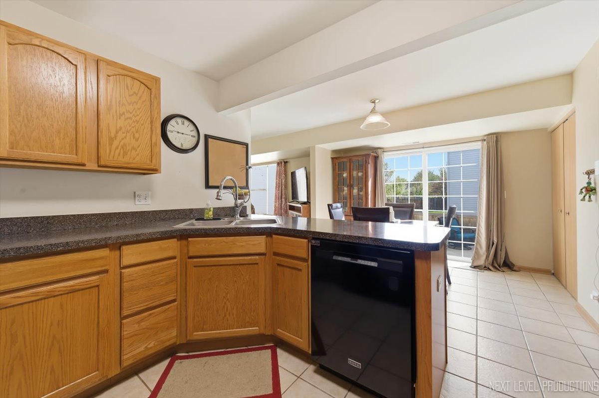 604 Roosevelt Drive, Oswego, IL 60543