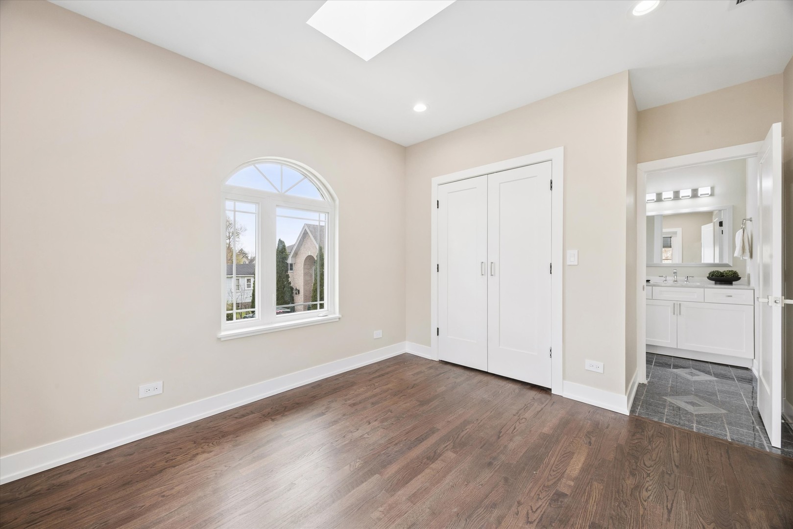 9807 W 57th Street, Countryside, IL 60525