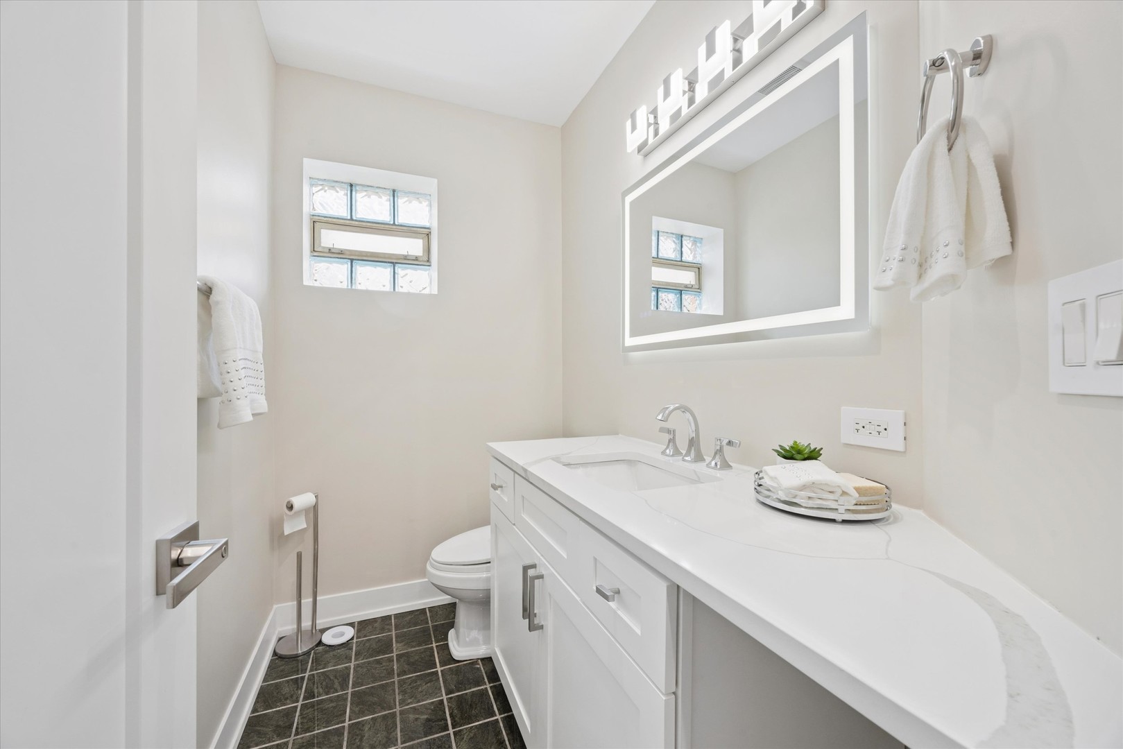 9807 W 57th Street, Countryside, IL 60525