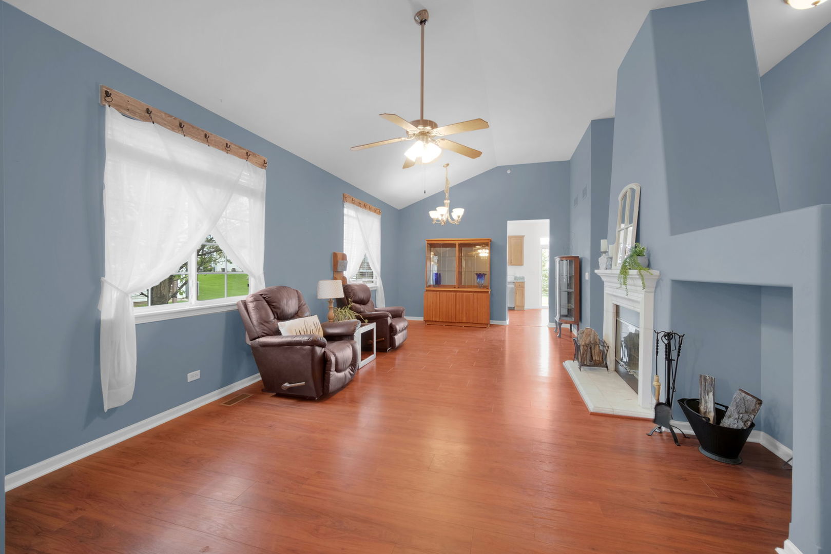 1053 Canary Avenue, Yorkville, IL 60560