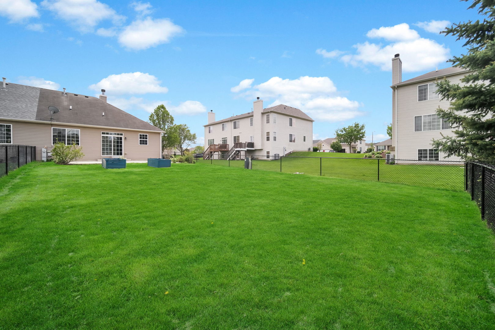 1053 Canary Avenue, Yorkville, IL 60560
