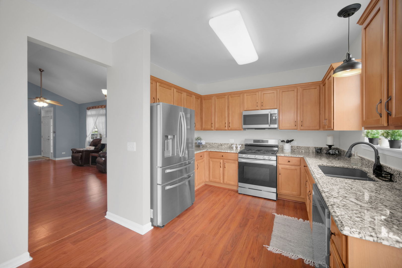 1053 Canary Avenue, Yorkville, IL 60560