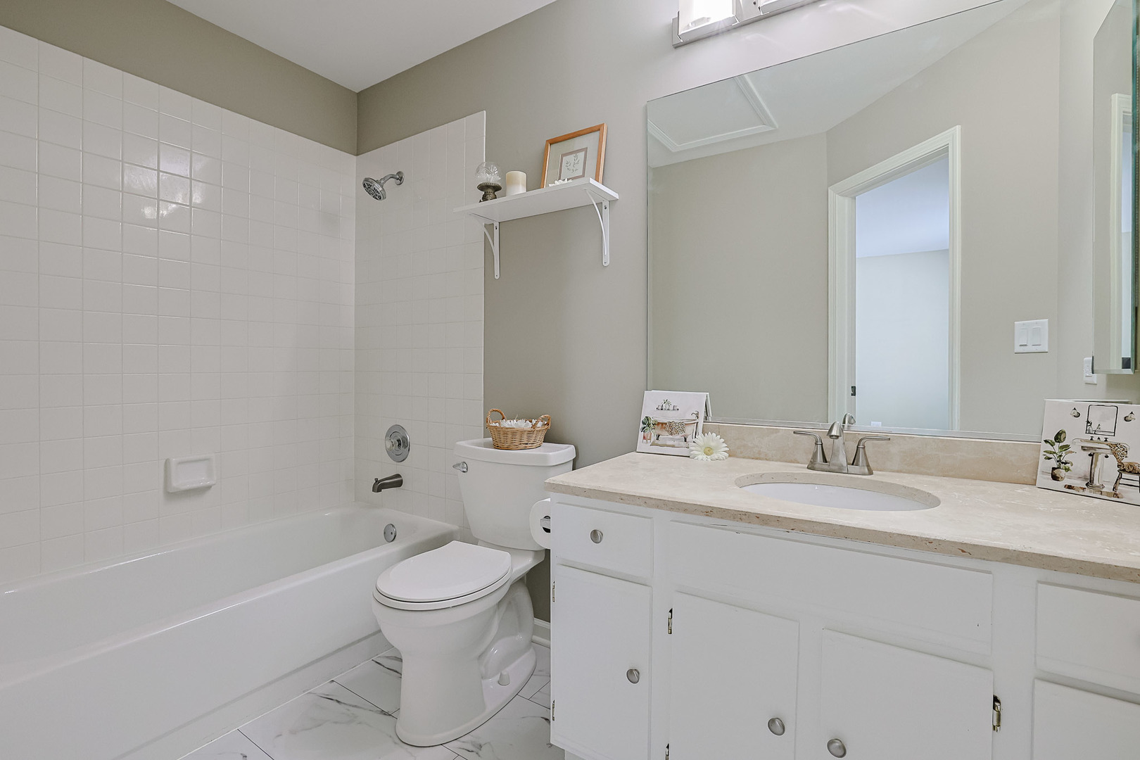 2004 Waverly Lane, Algonquin, IL 60102