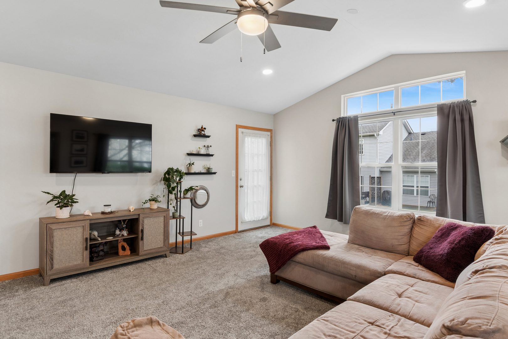 217 Kathryn Lane, North Aurora, IL 60542