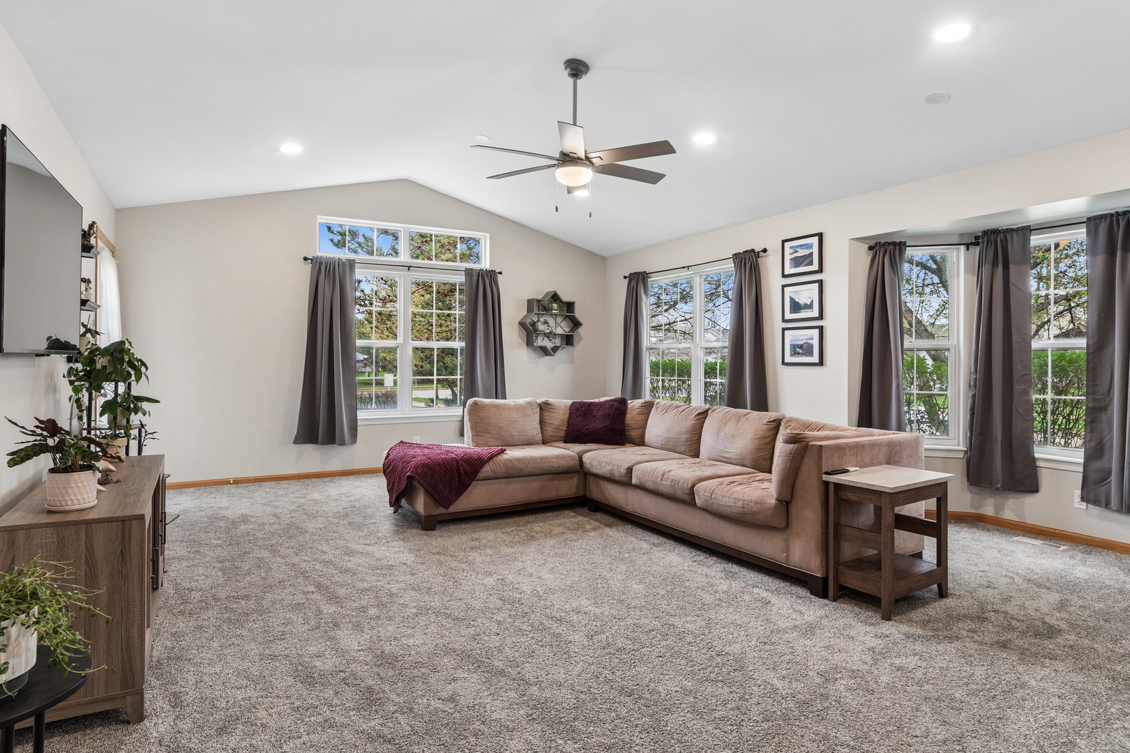 217 Kathryn Lane, North Aurora, IL 60542