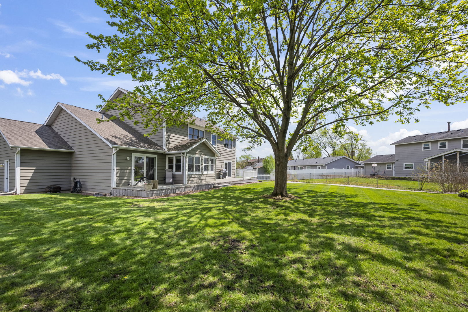 59 Sylvan Court, Elk Grove Village, IL 60007