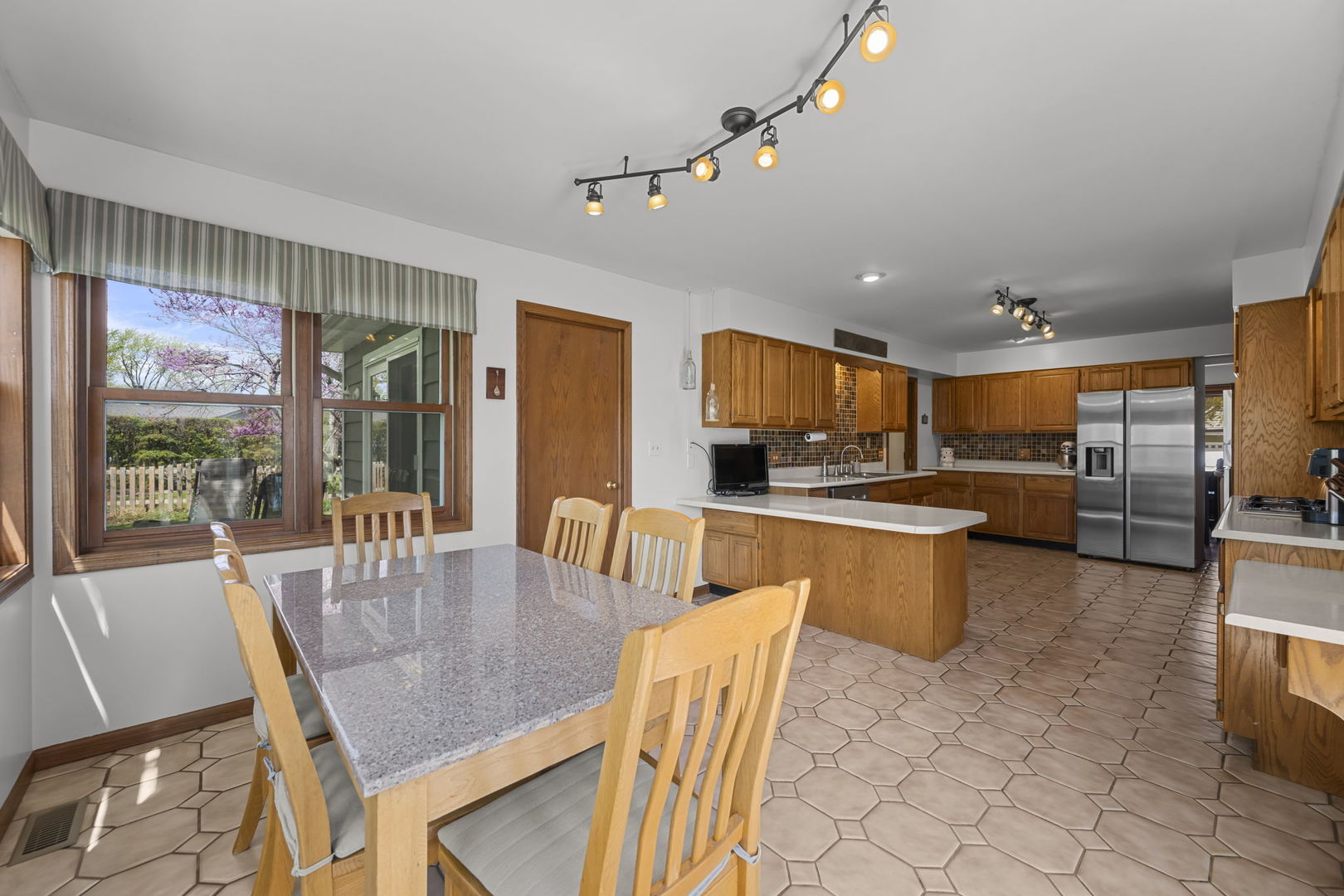 59 Sylvan Court, Elk Grove Village, IL 60007