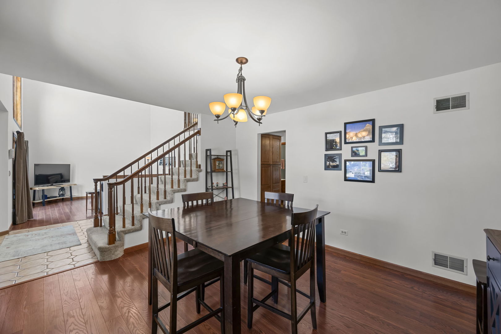 59 Sylvan Court, Elk Grove Village, IL 60007