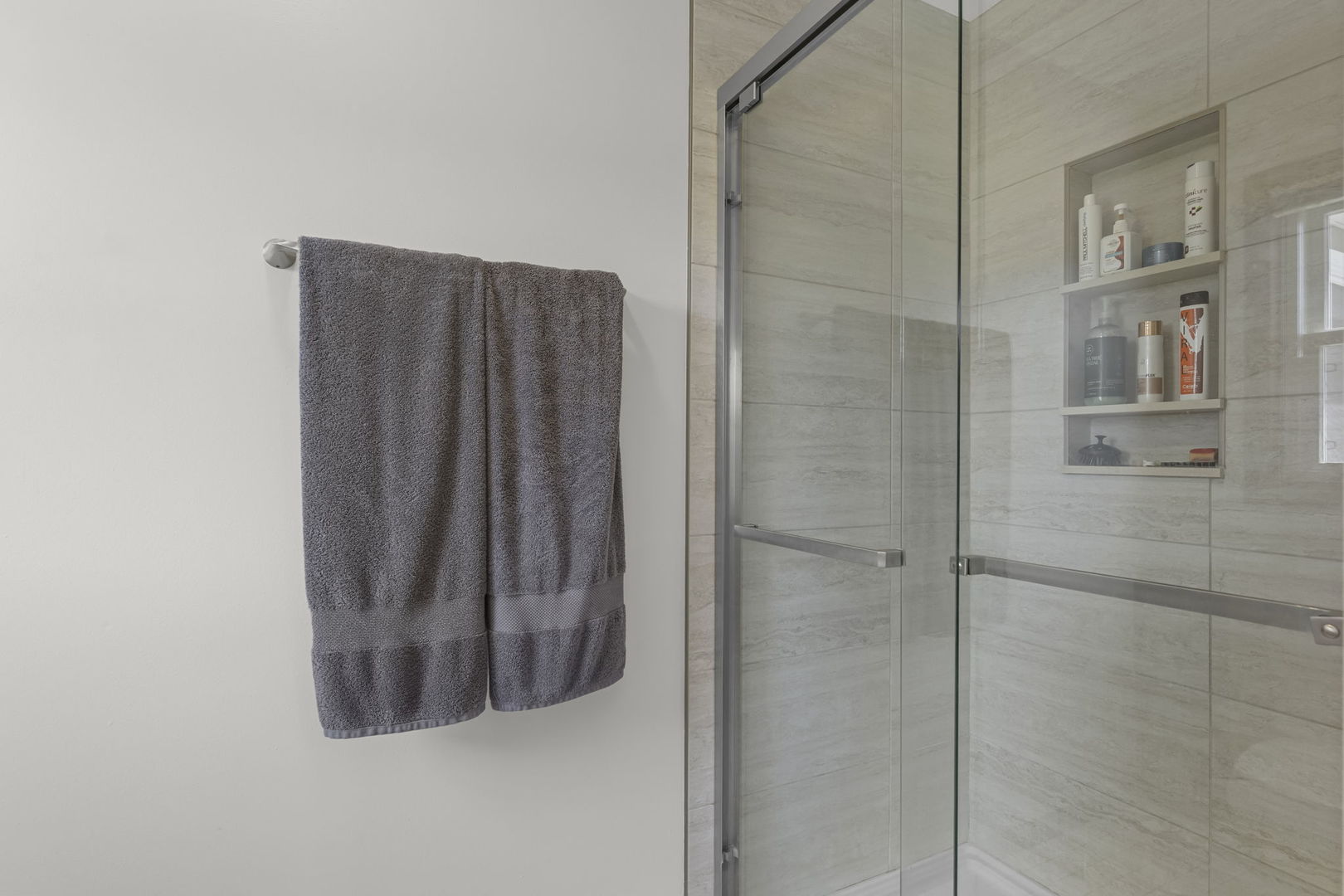 59 Sylvan Court, Elk Grove Village, IL 60007