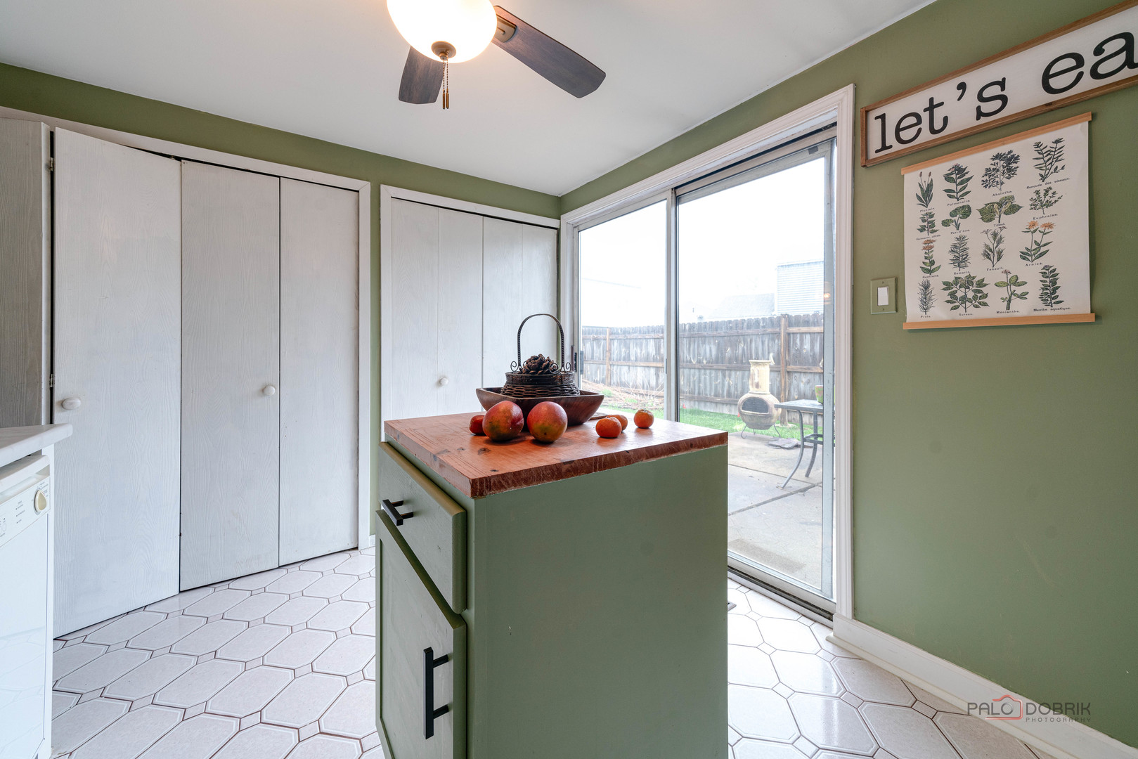 1995 Westview Lane, Round Lake Beach, IL 60073