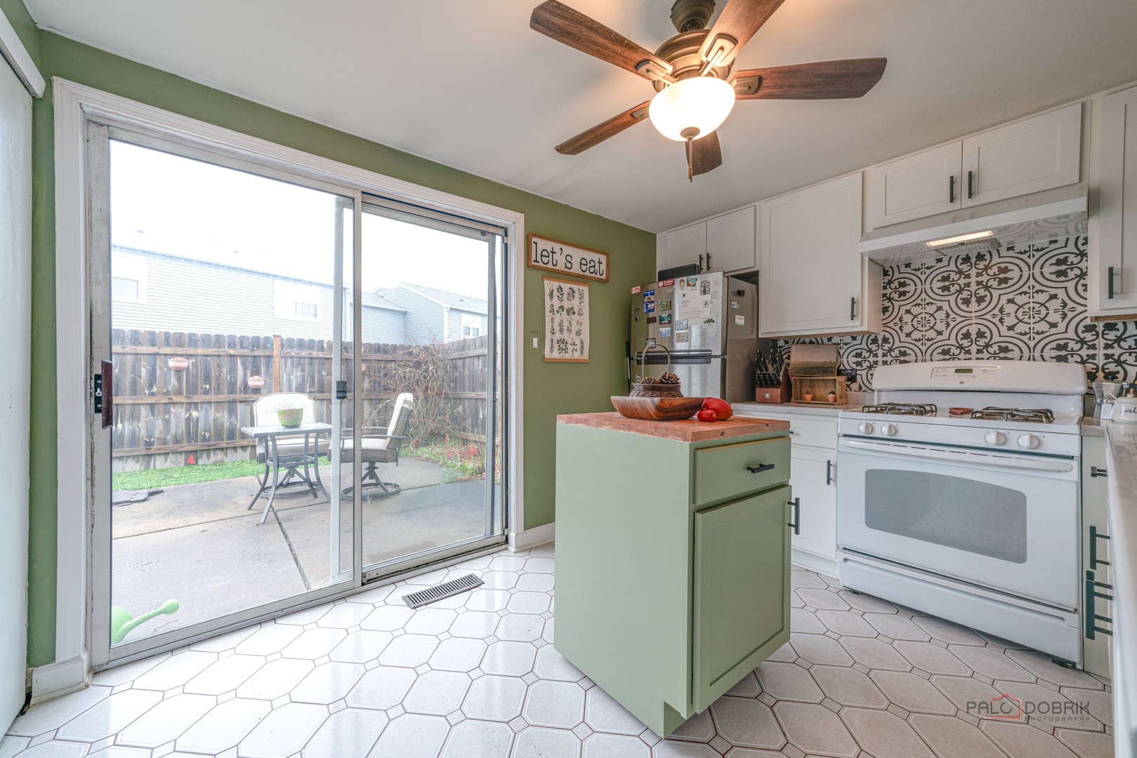 1995 Westview Lane, Round Lake Beach, IL 60073