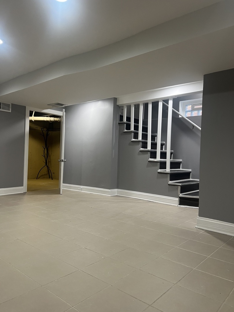 9020 S King Drive, Chicago, IL 60619