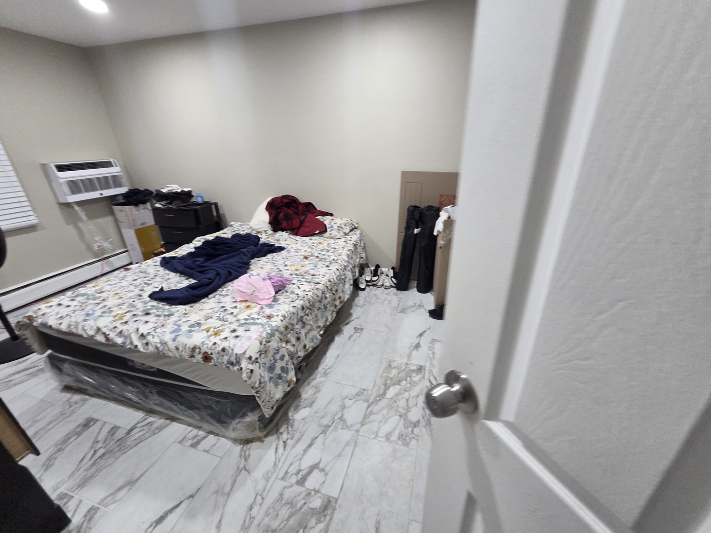 841 W college Boulevard, Addison, IL 60101