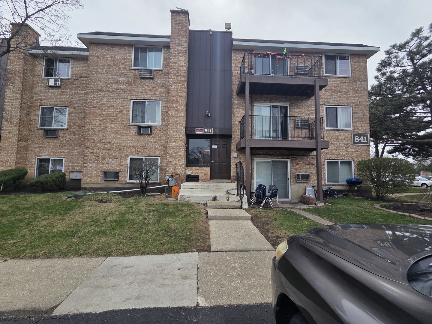 841 W college Boulevard, Addison, IL 60101