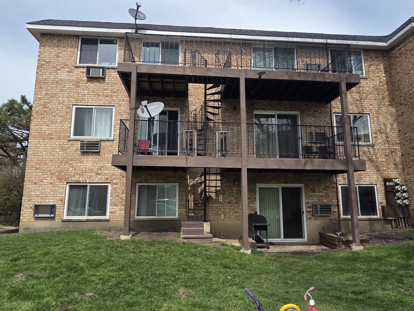 841 W college Boulevard, Addison, IL 60101