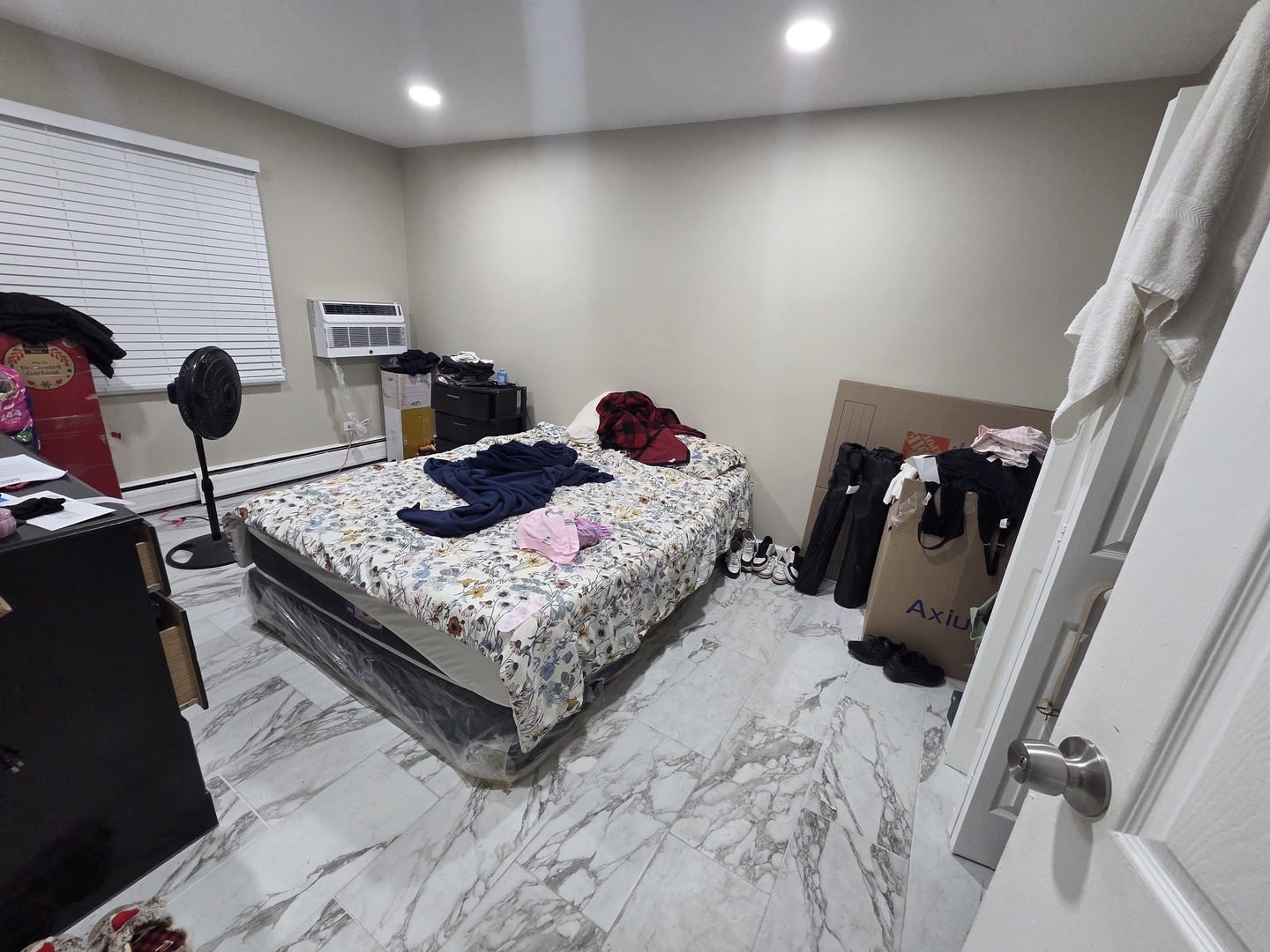 841 W college Boulevard, Addison, IL 60101