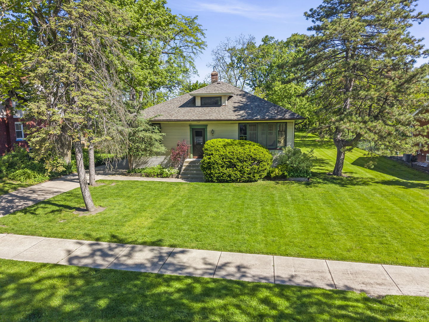 1924 Pine Road, Homewood, IL 60430