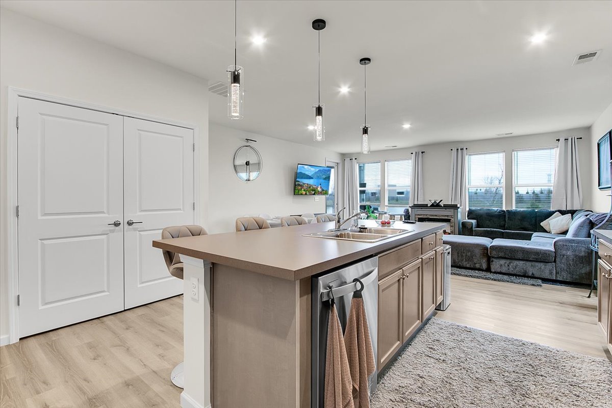 3243 Sweetgrass Circle, Aurora, IL 60503