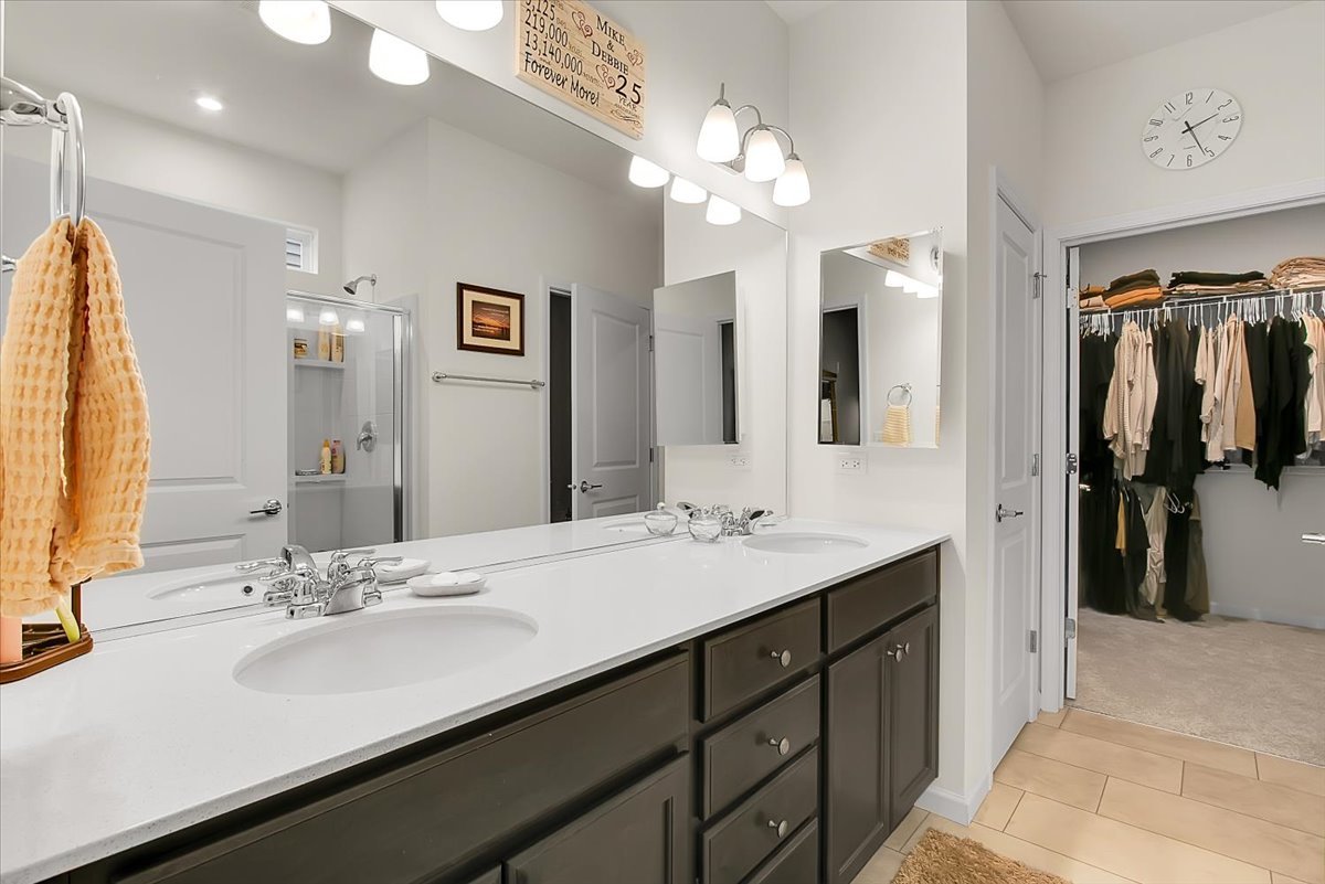 3243 Sweetgrass Circle, Aurora, IL 60503