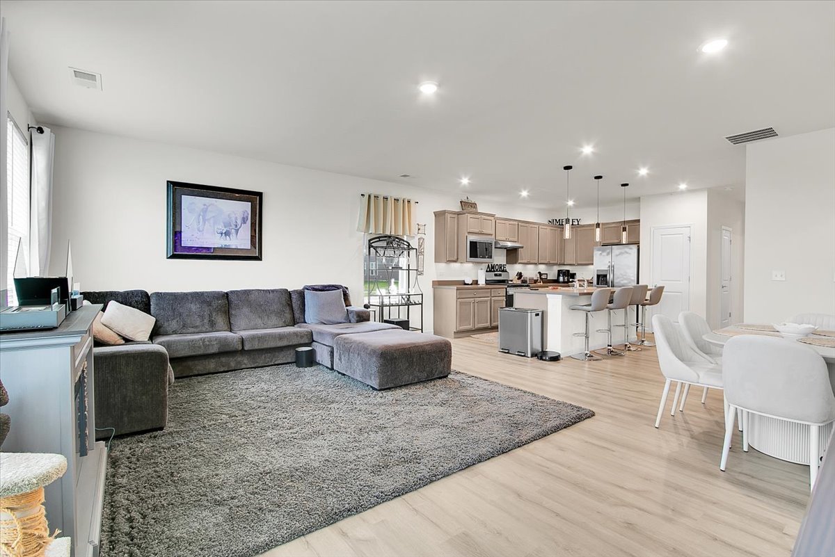 3243 Sweetgrass Circle, Aurora, IL 60503