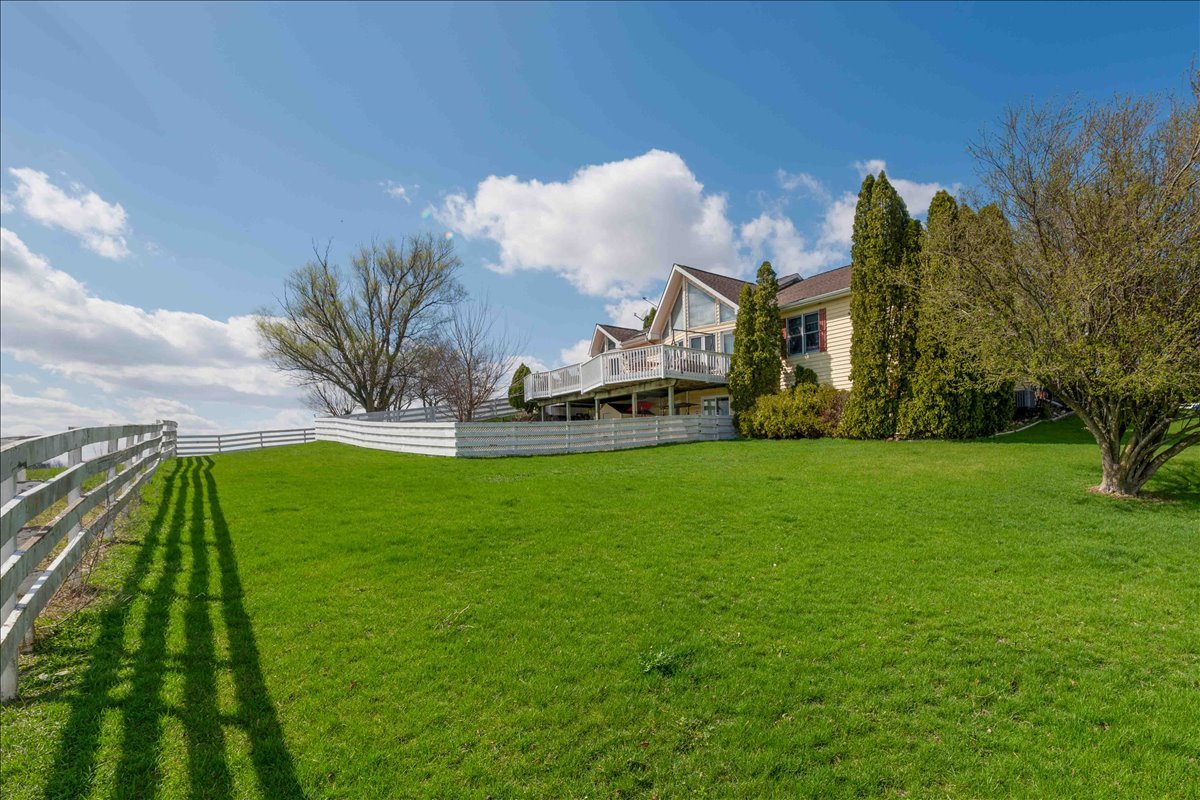 17207 Chase Road, DeKalb, IL 60115