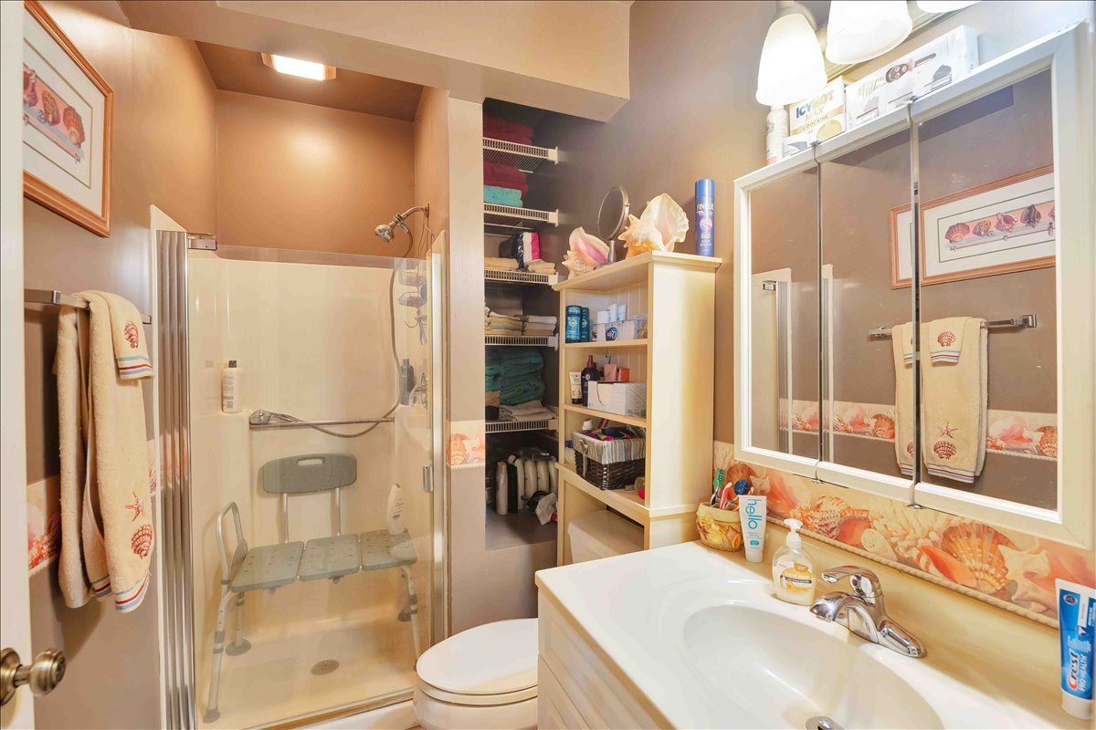 17207 Chase Road, DeKalb, IL 60115