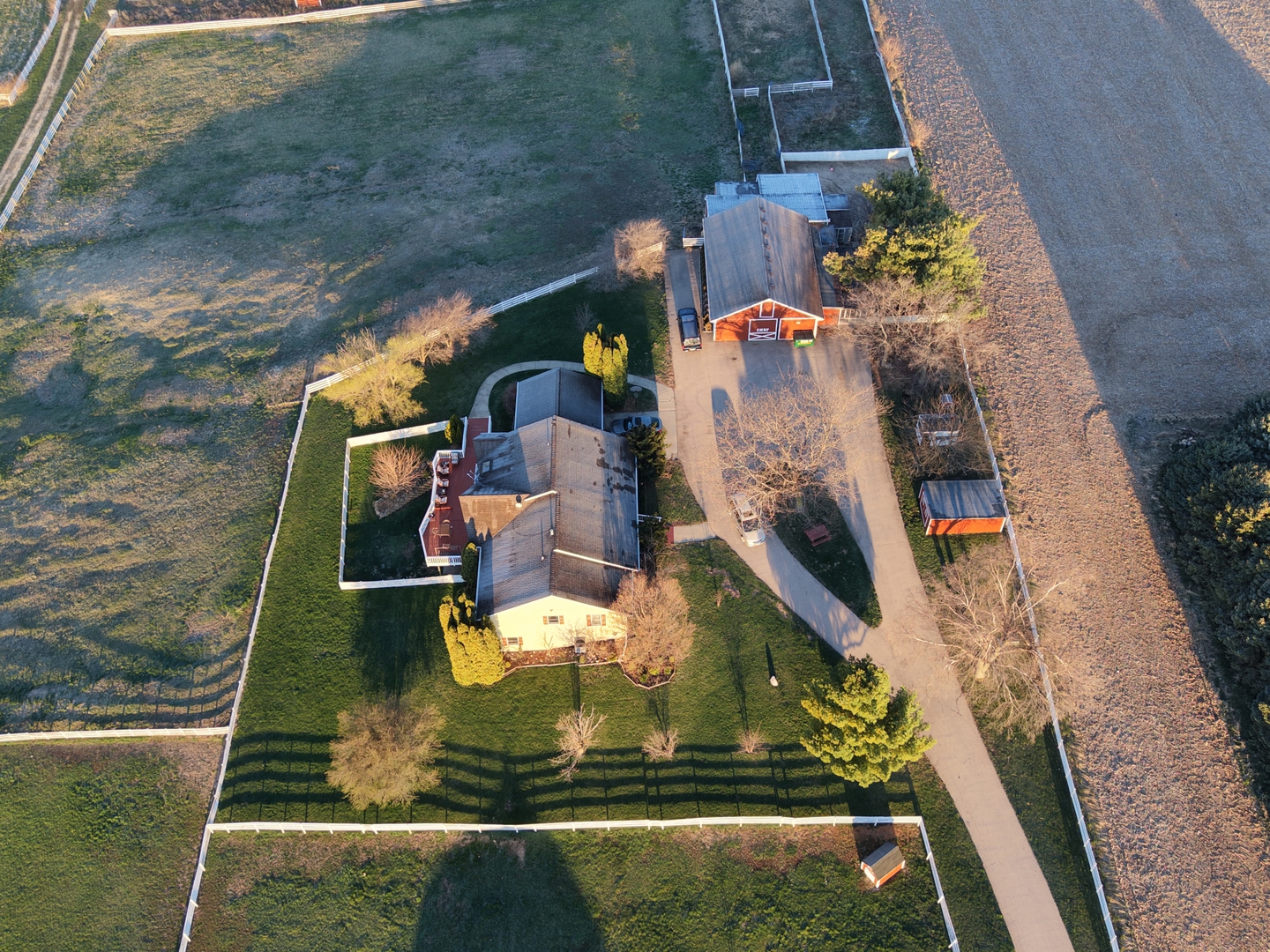 17207 Chase Road, DeKalb, IL 60115