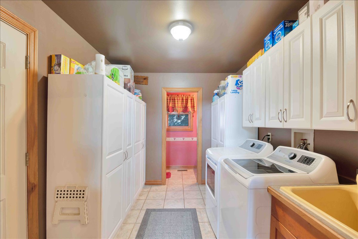 17207 Chase Road, DeKalb, IL 60115