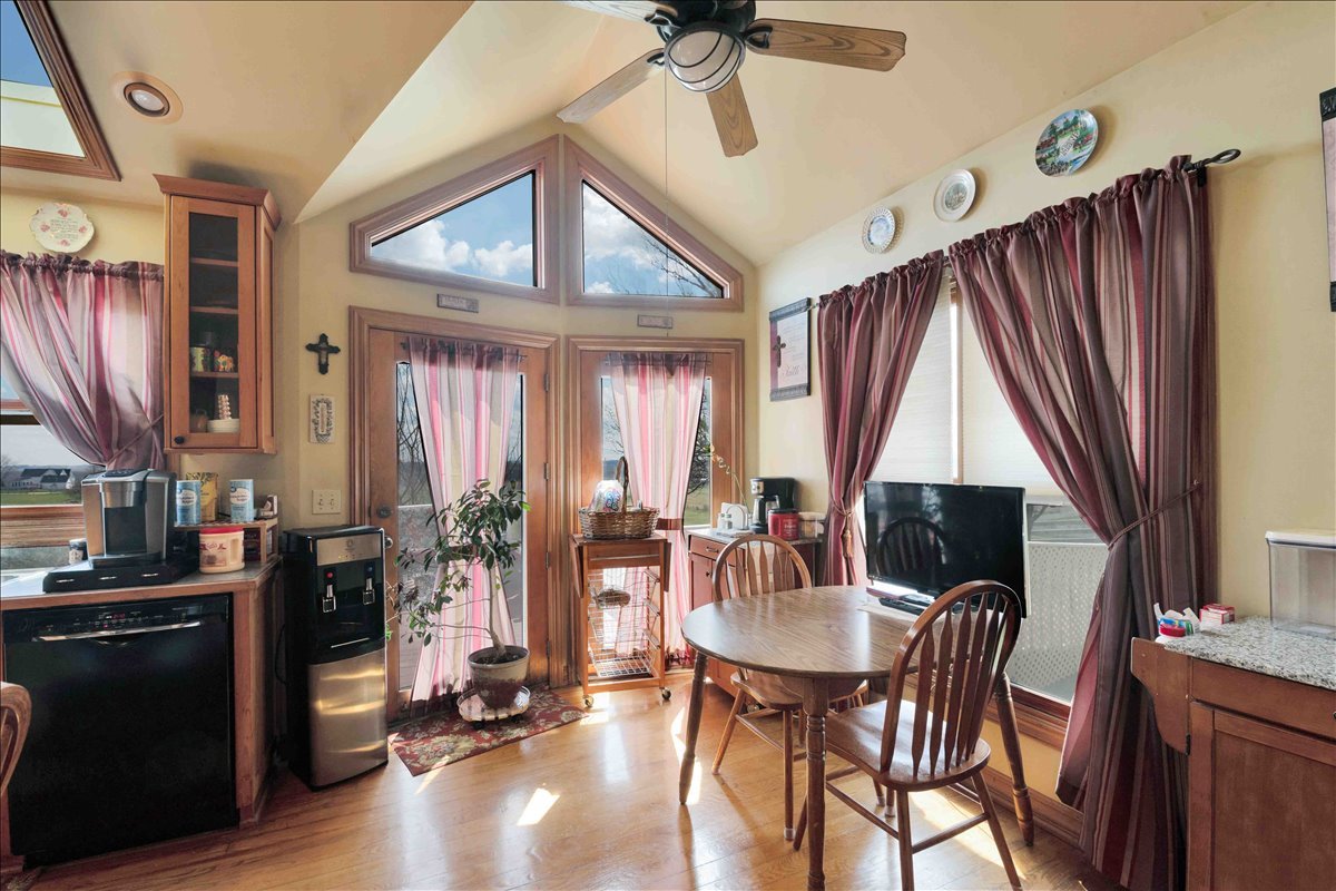 17207 Chase Road, DeKalb, IL 60115