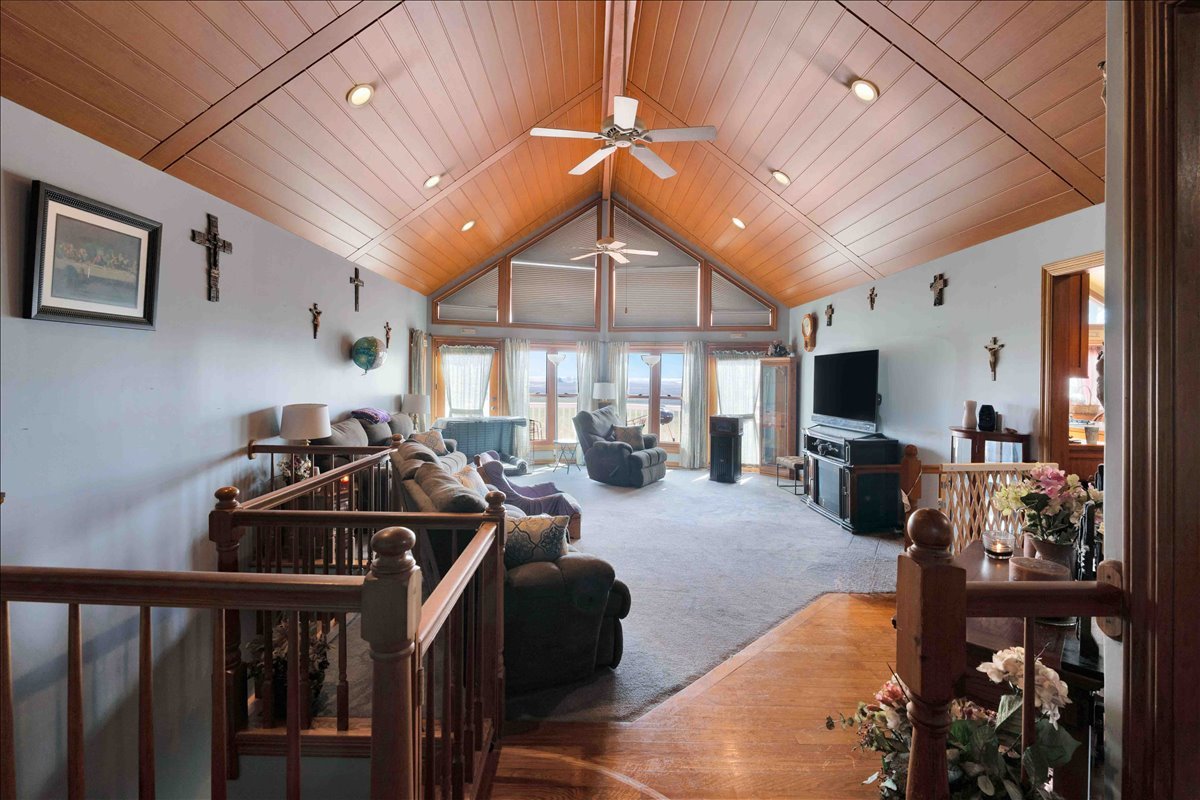 17207 Chase Road, DeKalb, IL 60115