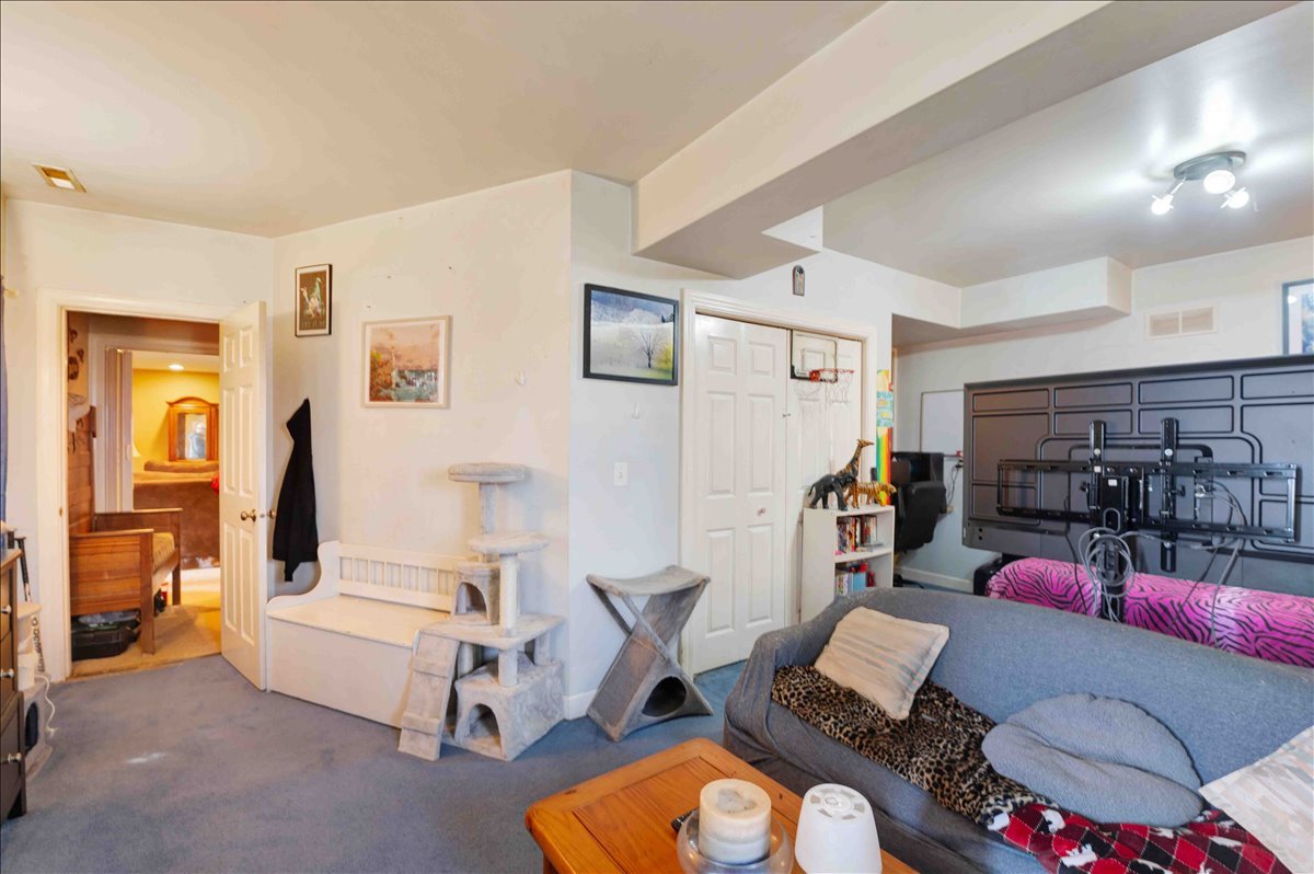 17207 Chase Road, DeKalb, IL 60115