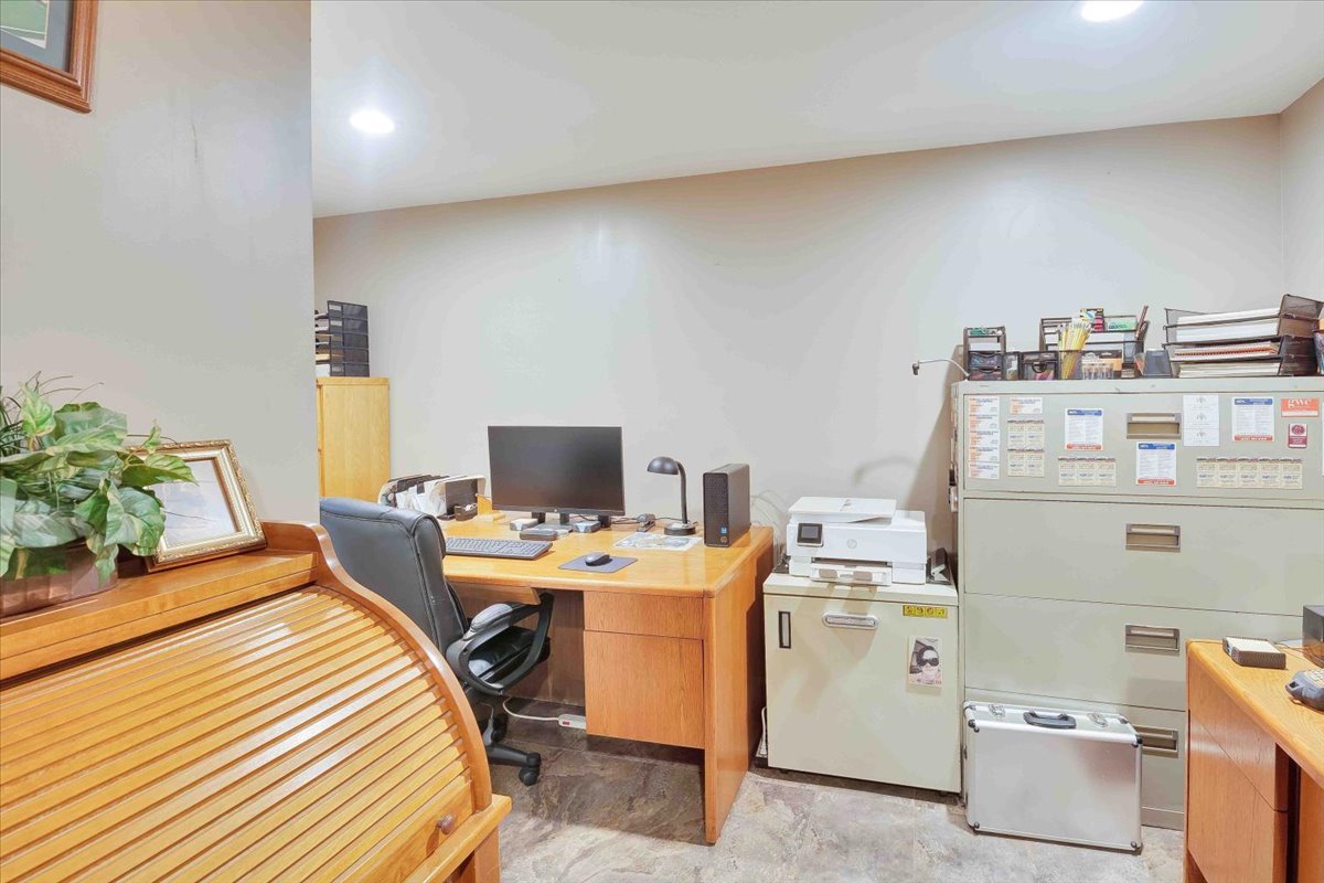 17207 Chase Road, DeKalb, IL 60115