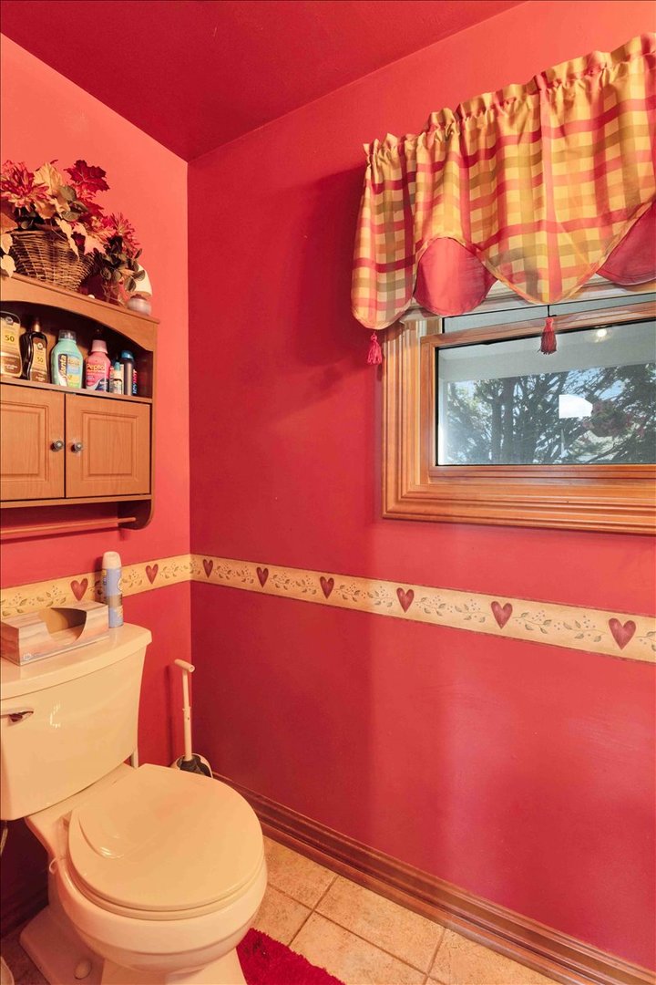 17207 Chase Road, DeKalb, IL 60115