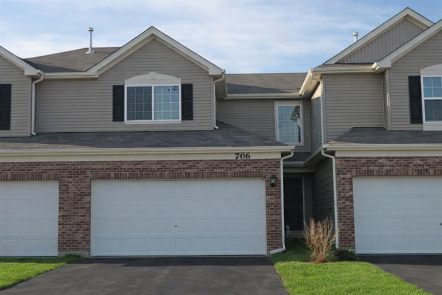 7106 Country Club Hills Drive, Fox Lake, IL 60020