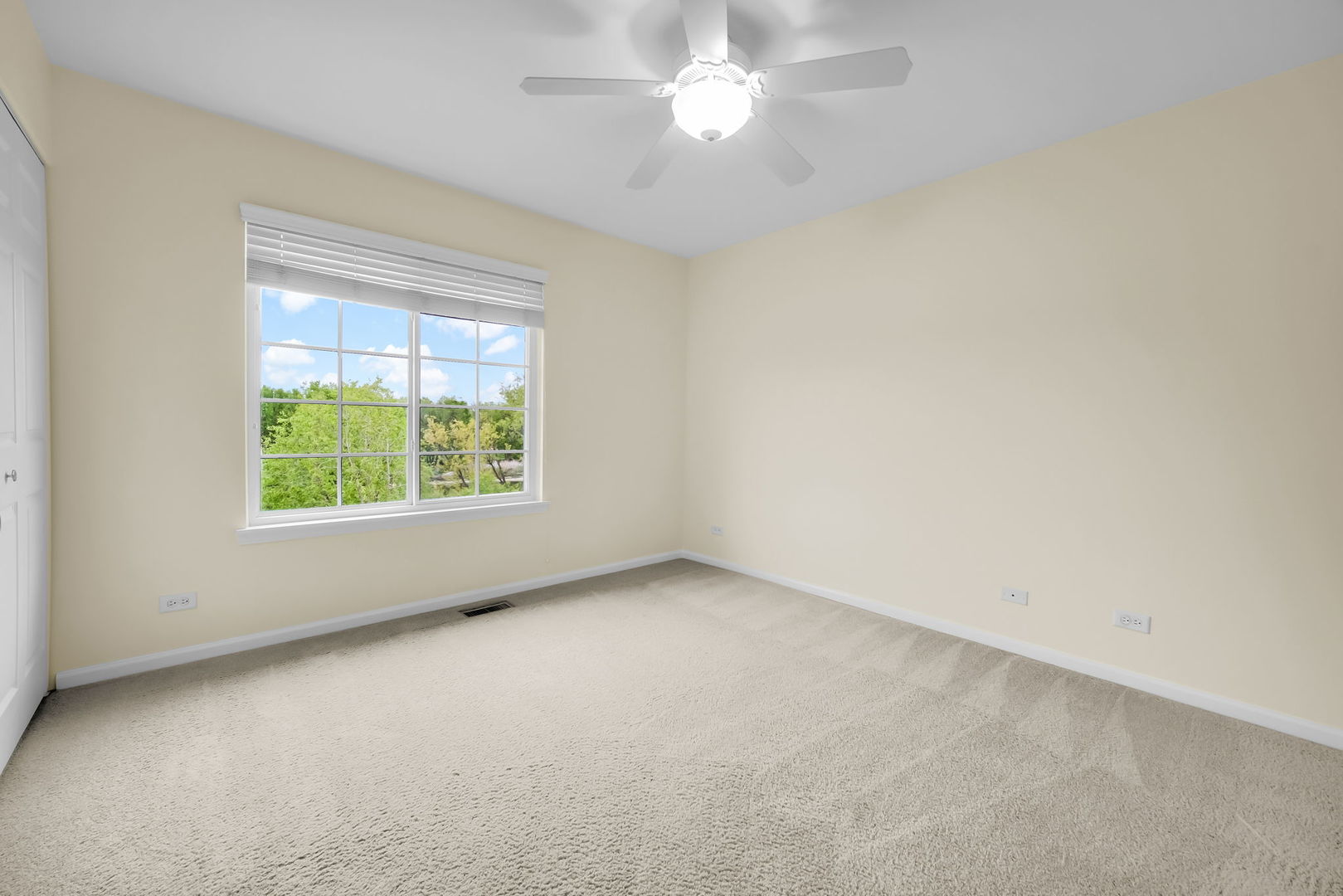 1028 Orchard Pond Court, Lake Zurich, IL 60047