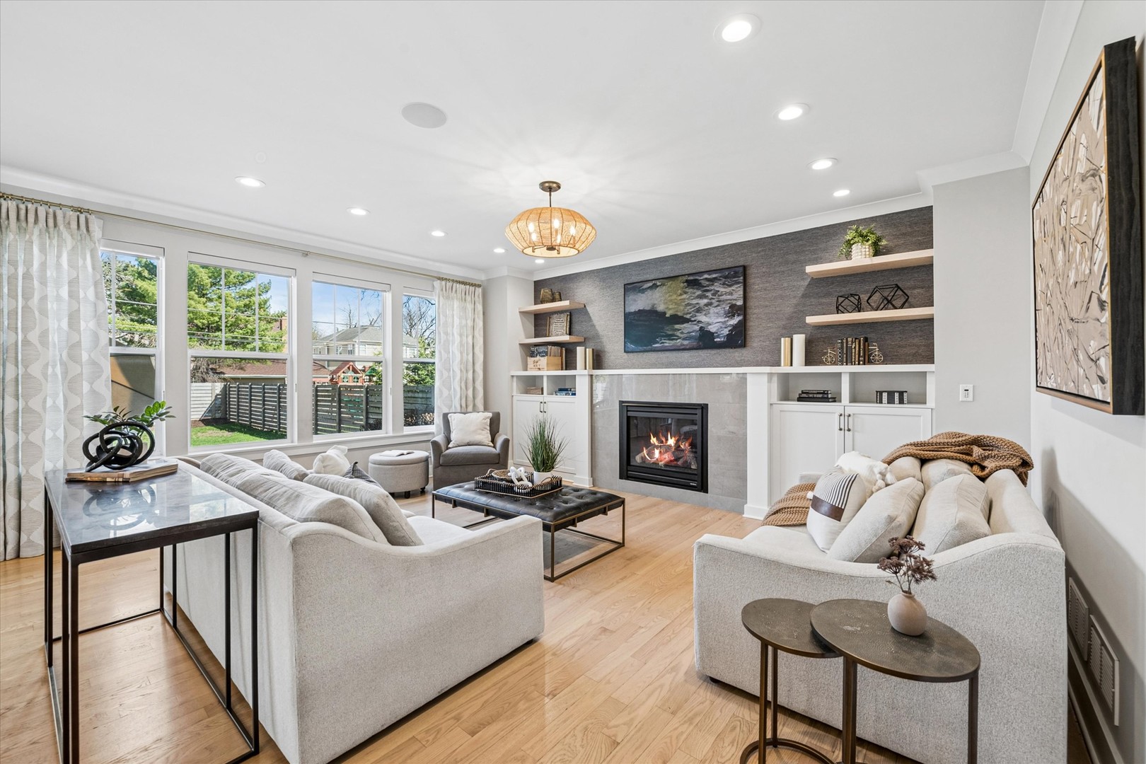 383 N Larch Avenue, Elmhurst, IL 60126