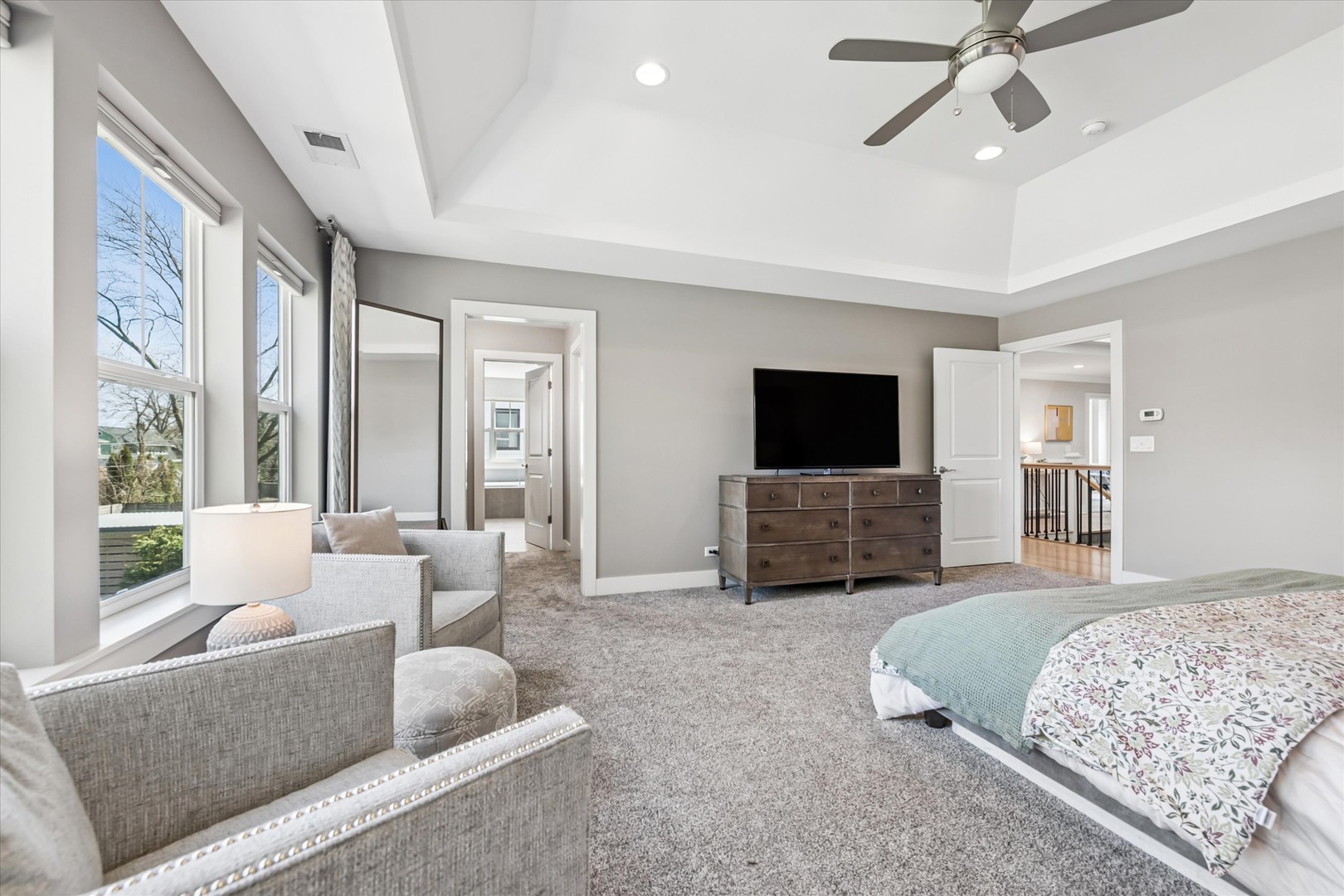 383 N Larch Avenue, Elmhurst, IL 60126