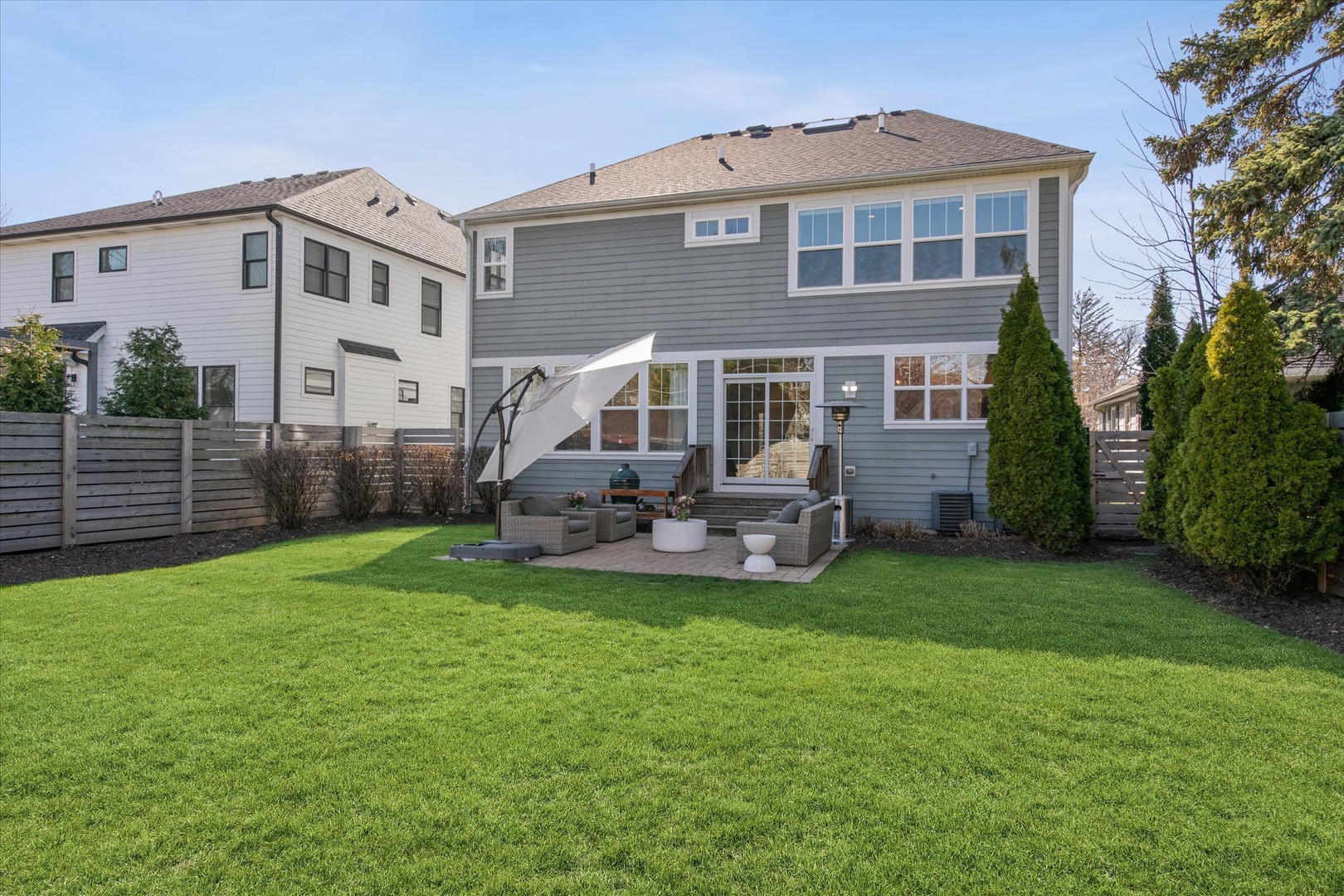 383 N Larch Avenue, Elmhurst, IL 60126