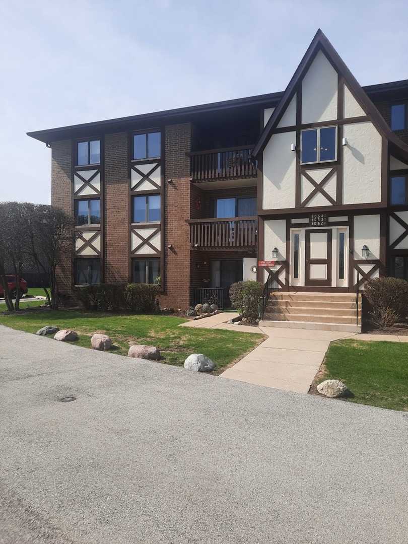 10541 Palos Place #B, Palos Hills, IL 60465