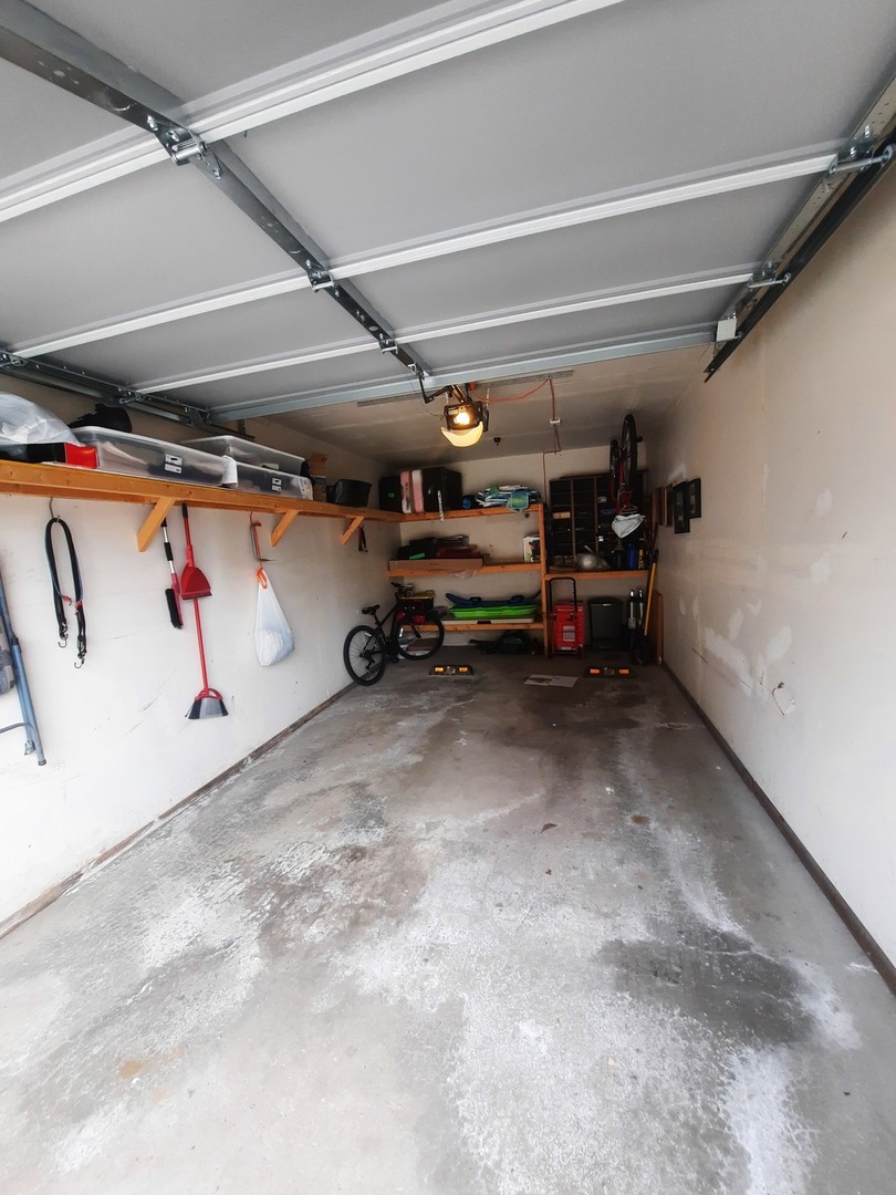 10541 Palos Place #B, Palos Hills, IL 60465