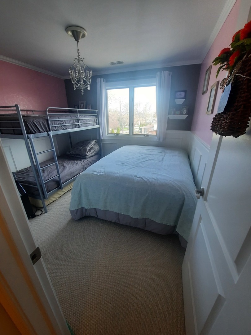 10541 Palos Place #B, Palos Hills, IL 60465