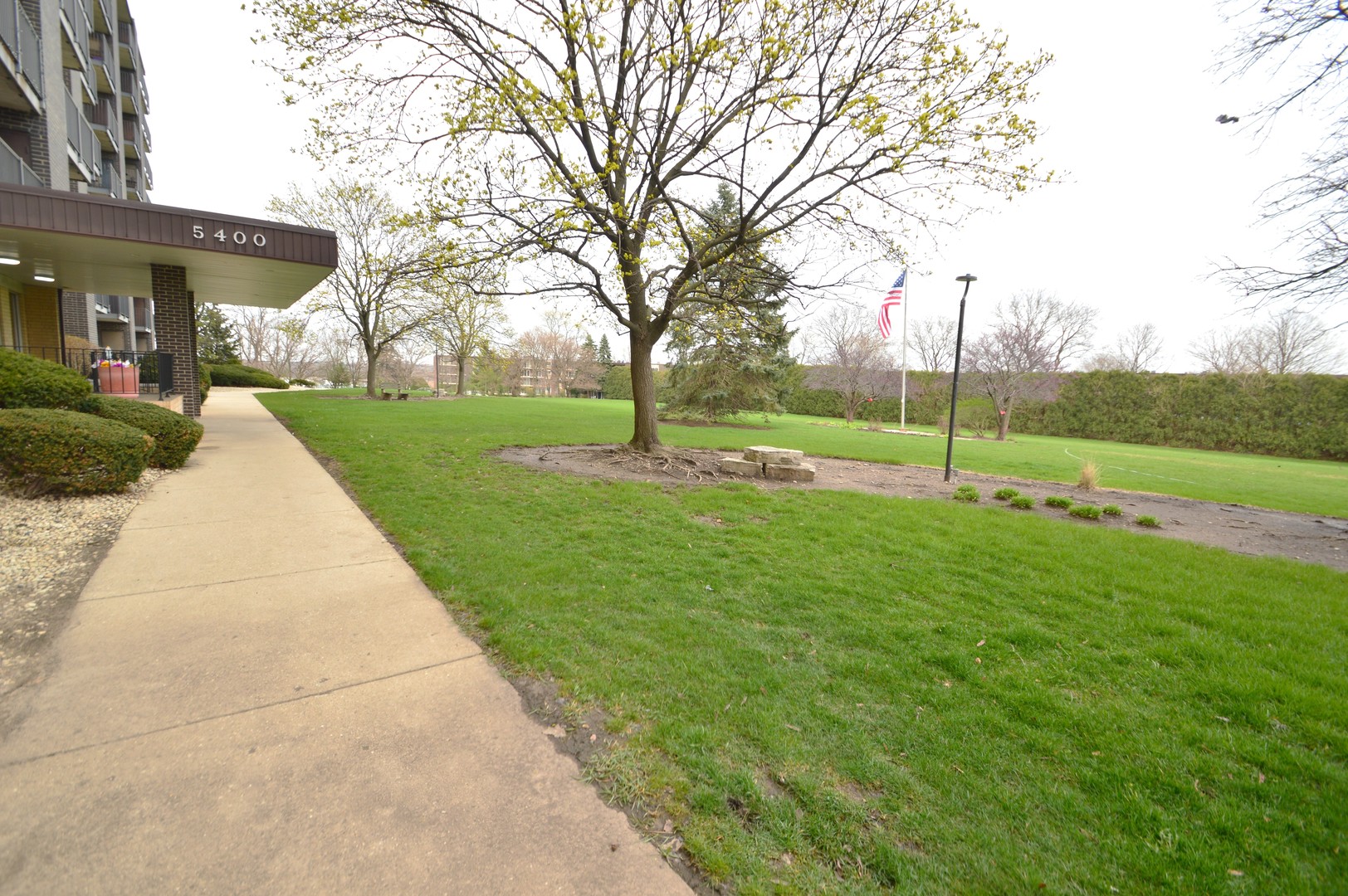 5400 Walnut Avenue #111, Downers Grove, IL 60515