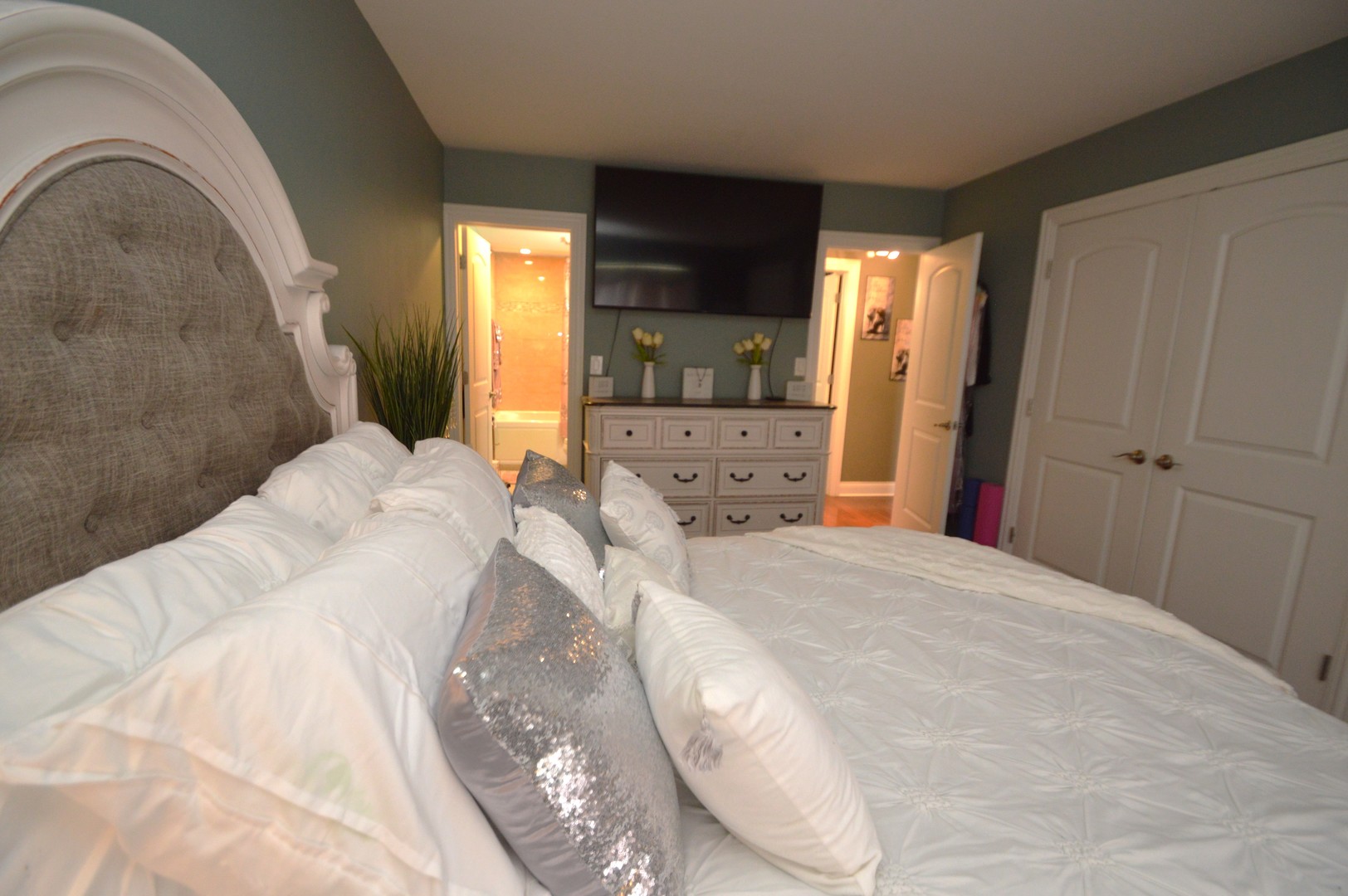 5400 Walnut Avenue #111, Downers Grove, IL 60515