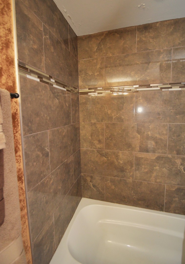 5400 Walnut Avenue #111, Downers Grove, IL 60515