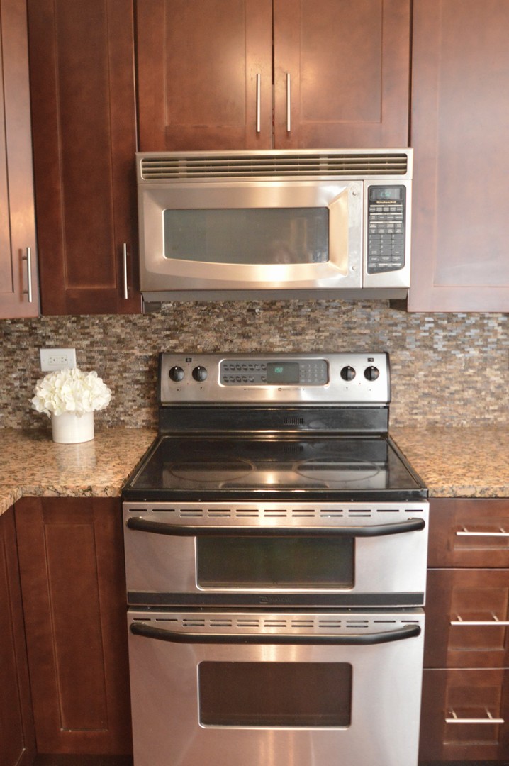 5400 Walnut Avenue #111, Downers Grove, IL 60515